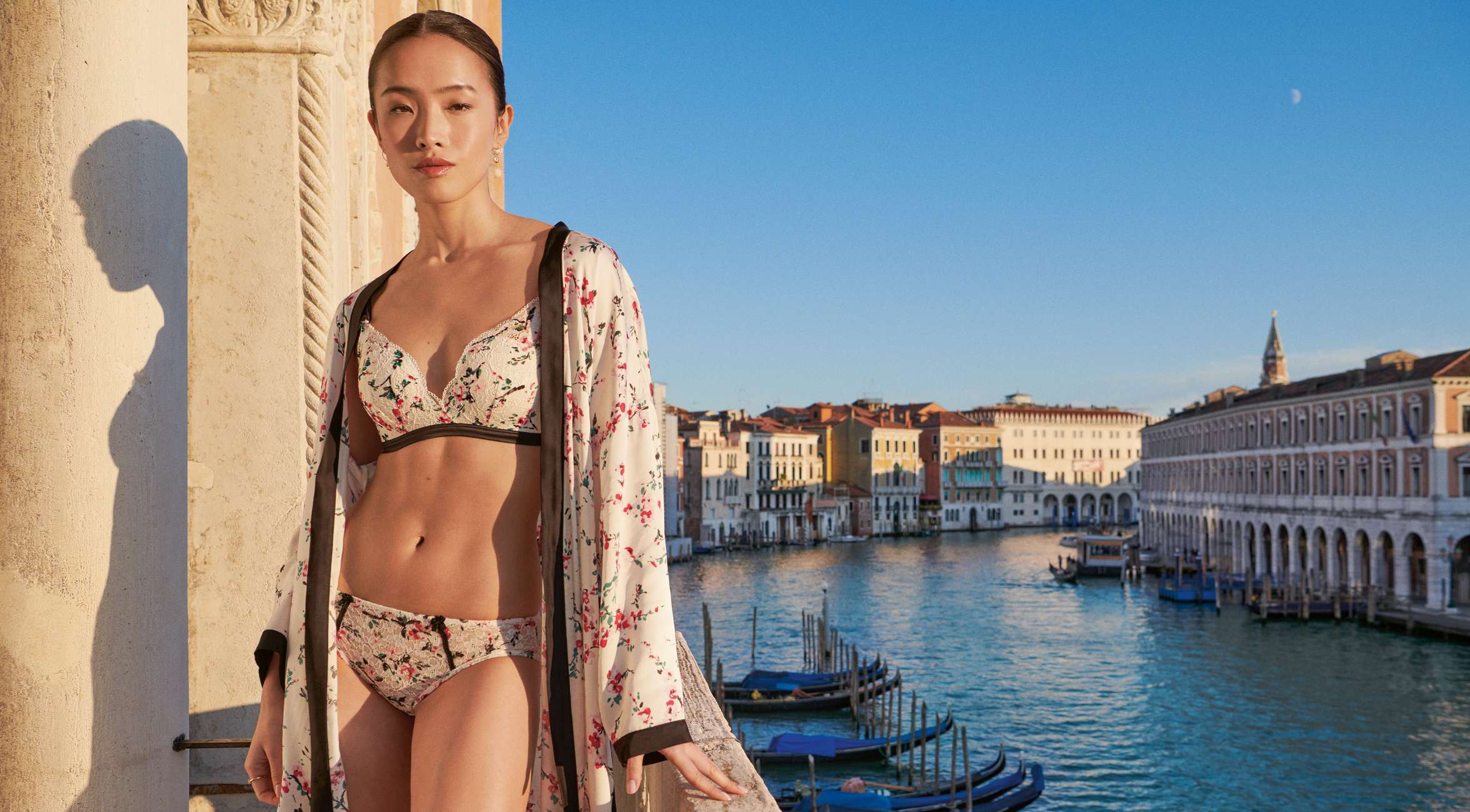 Women The Art Of Italian Lingerie Intimissimi