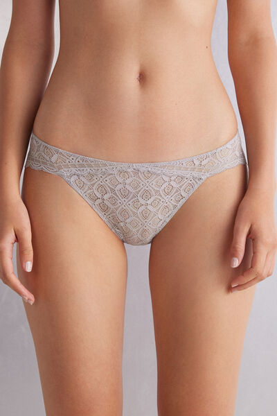 Slip aus Spitze mit tief sitzendem Bund