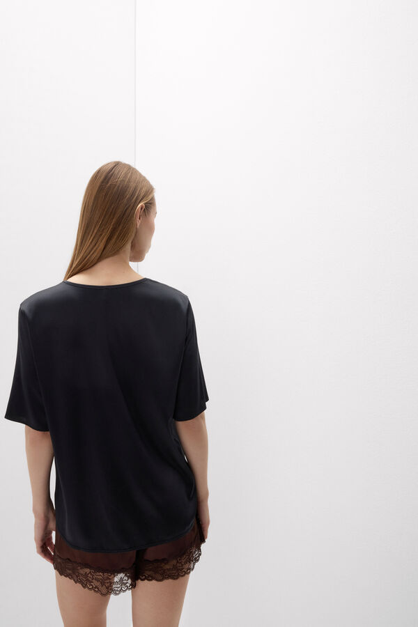 Kurz&auml;rmeliges Rundhalsshirt aus Seidensatin