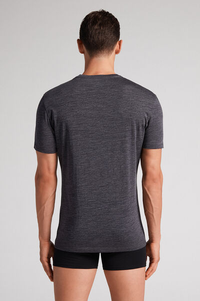 Short-Sleeve T-Shirt in Stretch Merino Wool