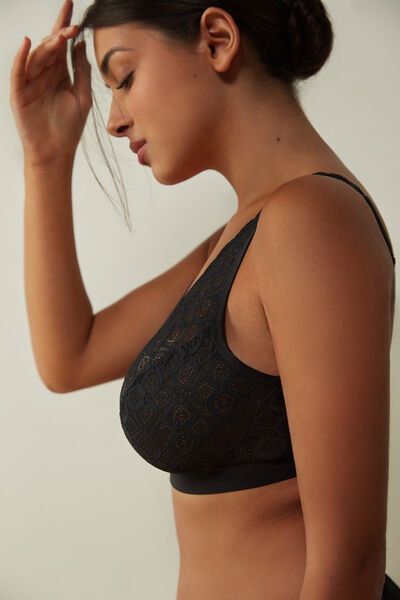 Lara Triangle Bra in Lace