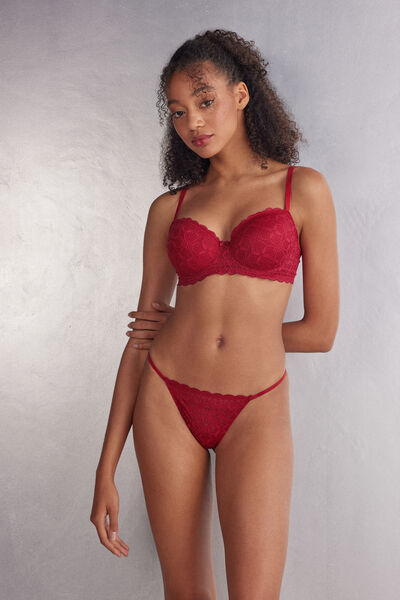 String-Tanga mit schmalen Seiten aus Spitze