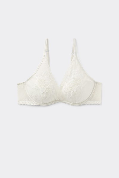 Giorgia Glisten in the Light Balconette Bra