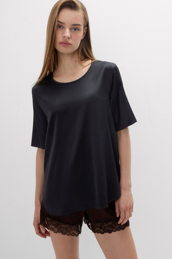 Kurz&auml;rmeliges Rundhalsshirt aus Seidensatin