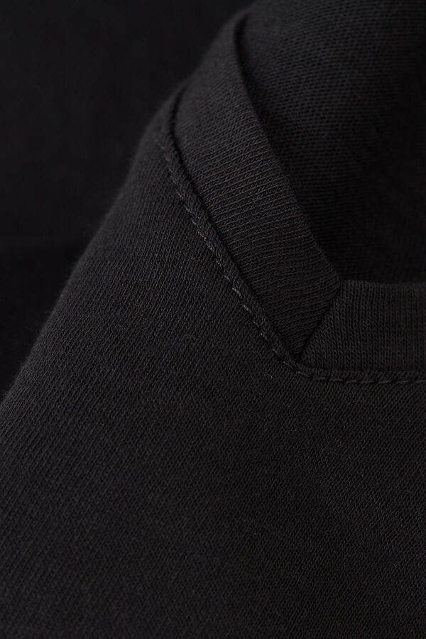 Short-Sleeved V-Neck Ultrafresh Cotton Top