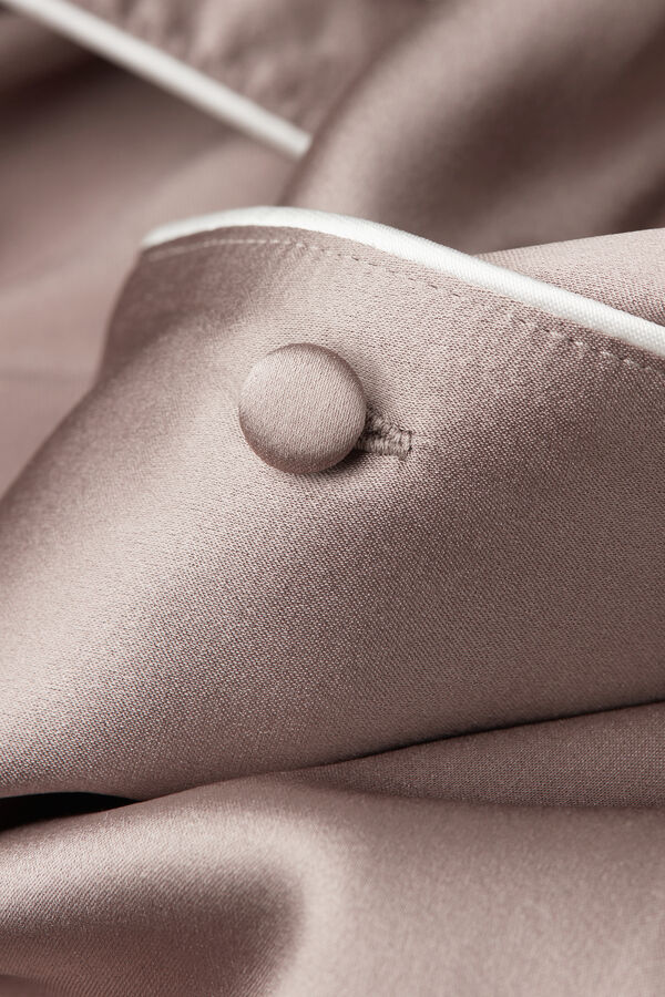 Short-Sleeved Men&rsquo;s Style Silk Shirt