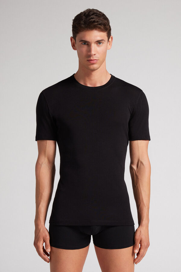 Short-Sleeve T-Shirt in Stretch Merino Wool