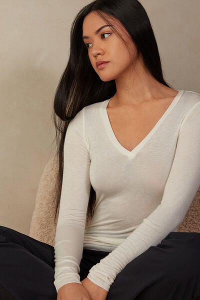 Ultralight Modal with Cashmere V-Neck Top
