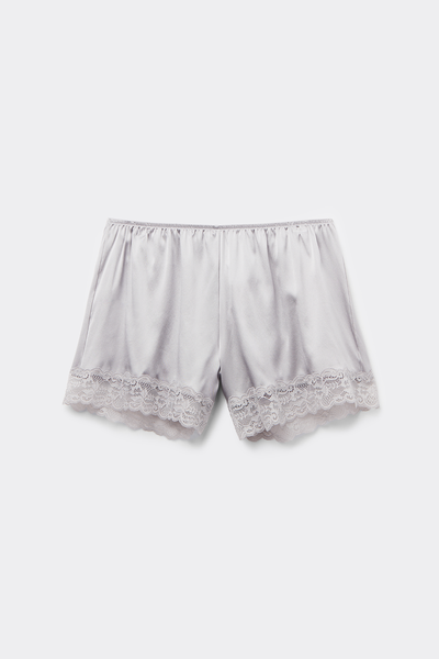 Shorts i siden med spets