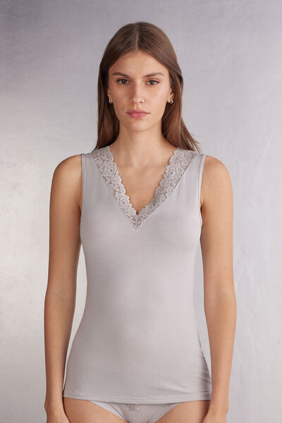 Top aus Modal und Spitze Pretty Flower