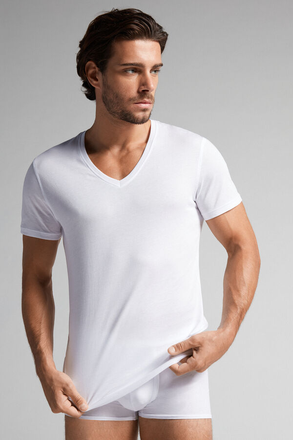 Kurzarm-T-Shirt mit V-Ausschnitt aus Supima®-Baumwolle Extrafein |  Intimissimi