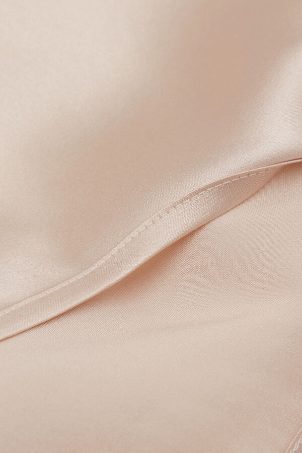 Kurz&auml;rmeliges Rundhalsshirt aus Seidensatin