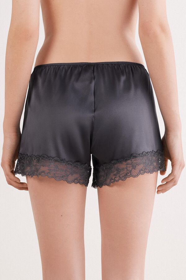 Seidenshorts mit Spitze