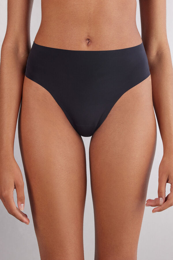 High-Waisted Thong in Seamless Ultralight Microfibre