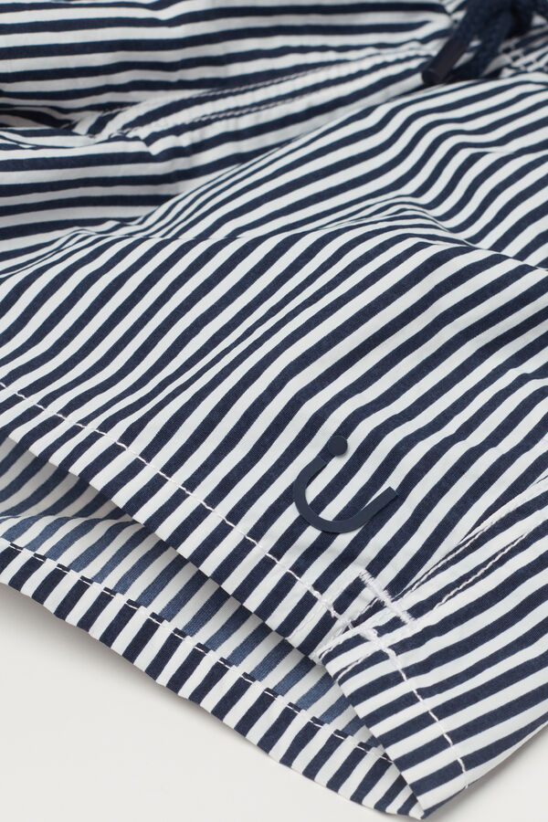 Badeshorts für Jungen mit blauem Streifenprint