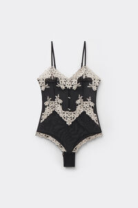 Pretty Flowers Lace and Tulle Body