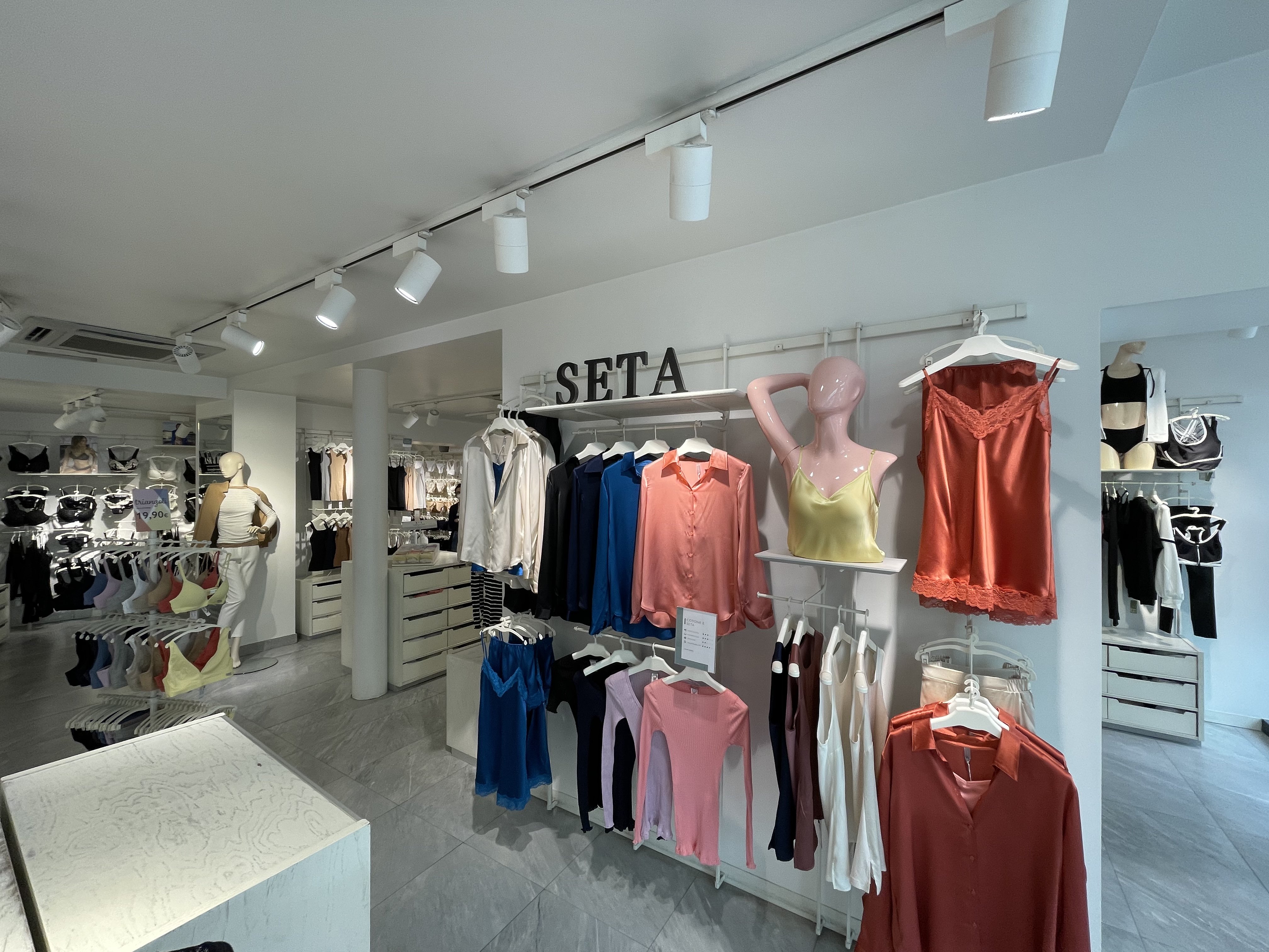 Negozio intimo e lingerie a Montebelluna in Corso Giuseppe Mazzini,145 |  Intimissimi