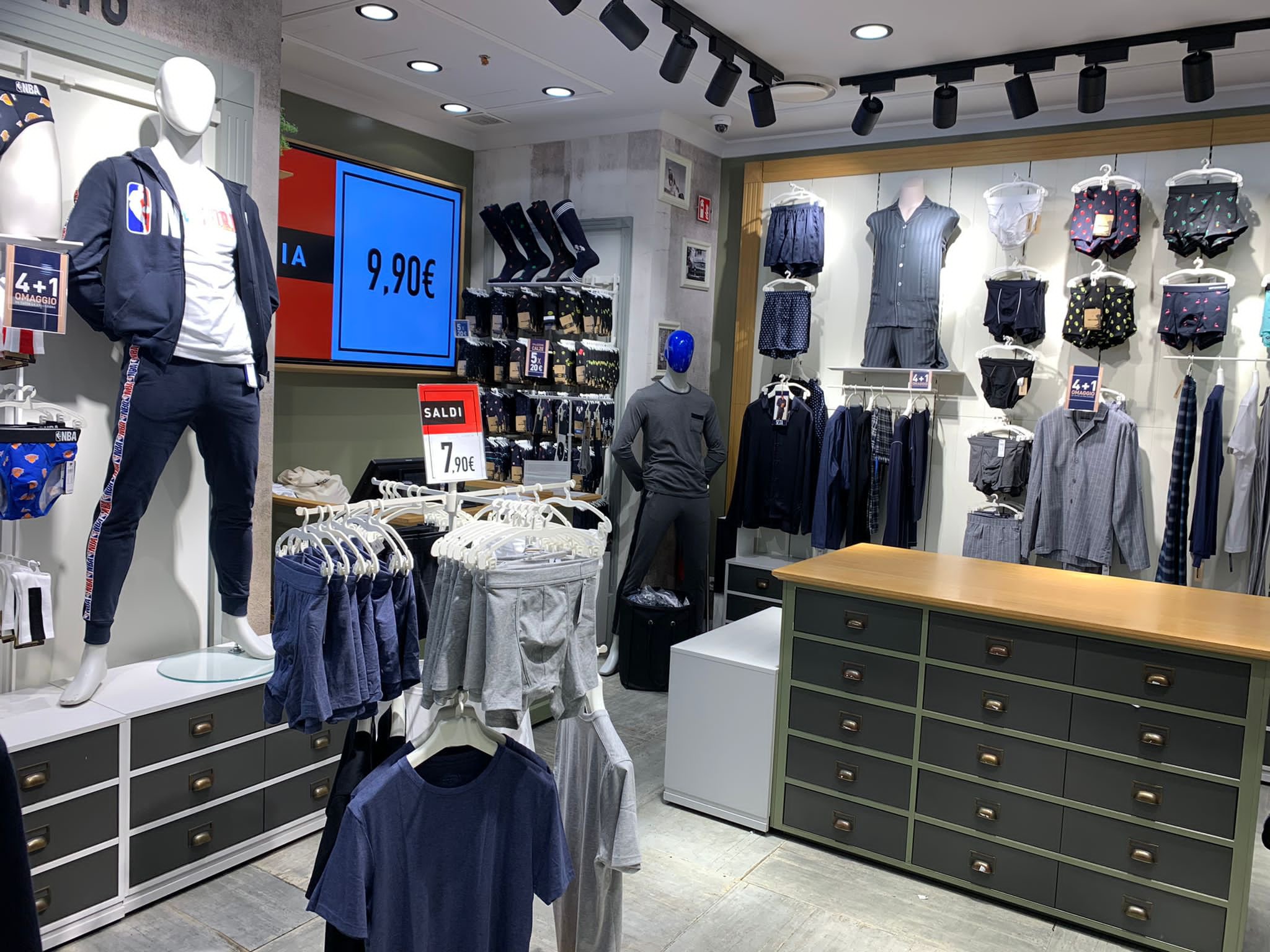 Underwear and lingerie shop in ROMA at Viale Dell oceano Pacifico