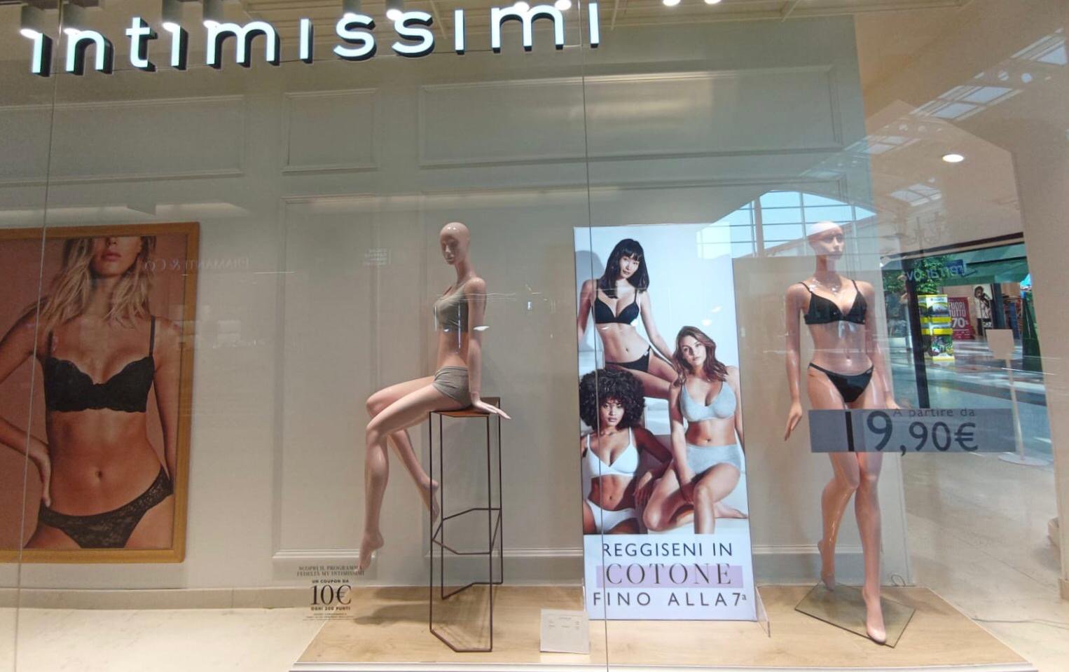 Underwear and lingerie store in Pieve Fissiraga at Strada Statale 235,Via  Nazioni Unite