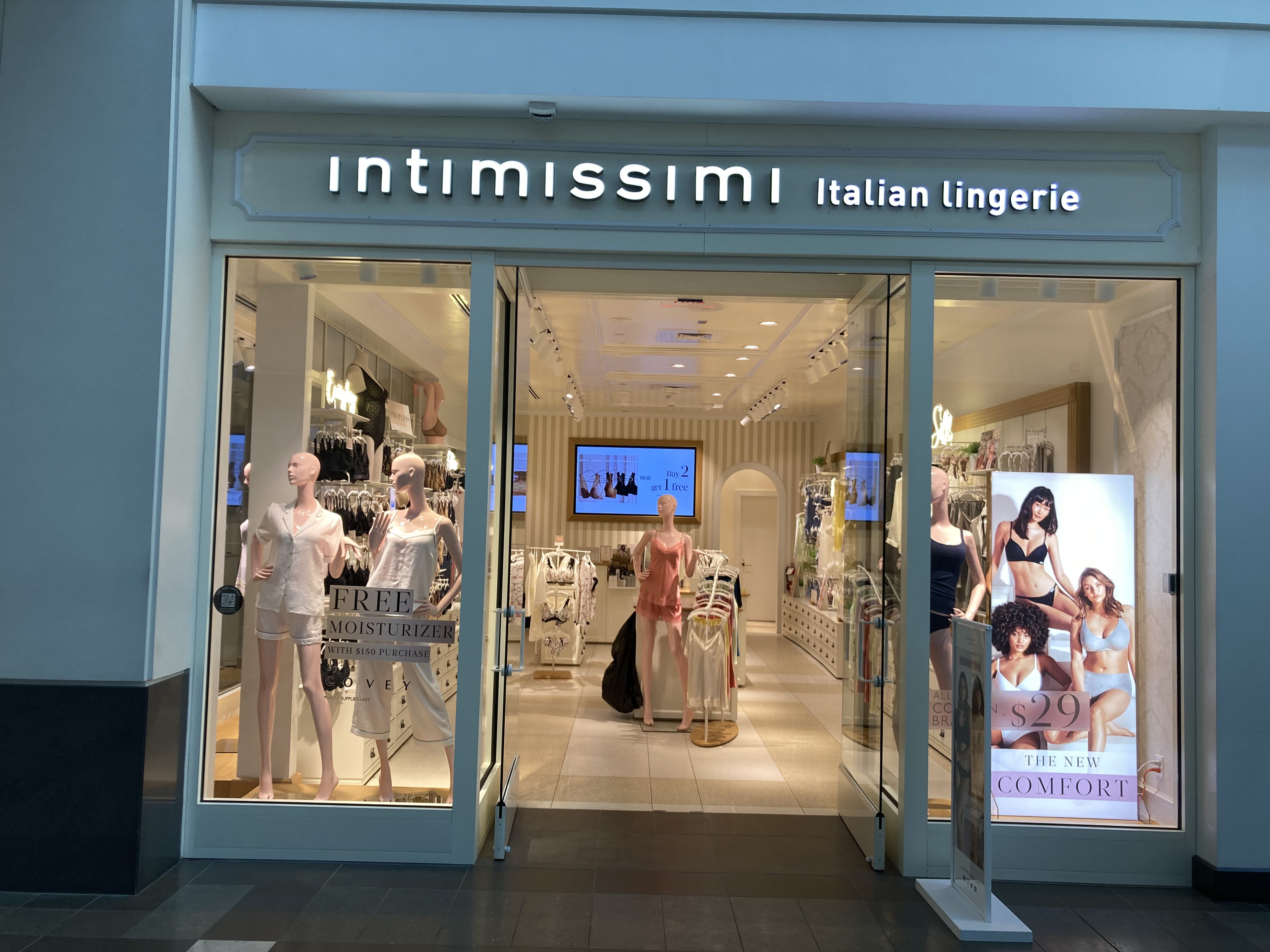 https://www.intimissimi.com/on/demandware.static/-/Library-Sites-IntimissimiContentLibrary/default/dw406b505a/storeImages/INT_IU20_001.jpg