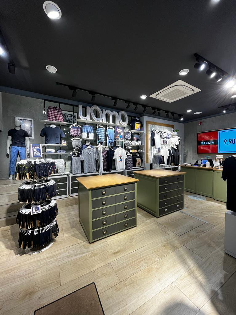 Underklädesbutik iUnderklädesbutik i BOLZANO VIA MUSEO N. 1 Intimissimi