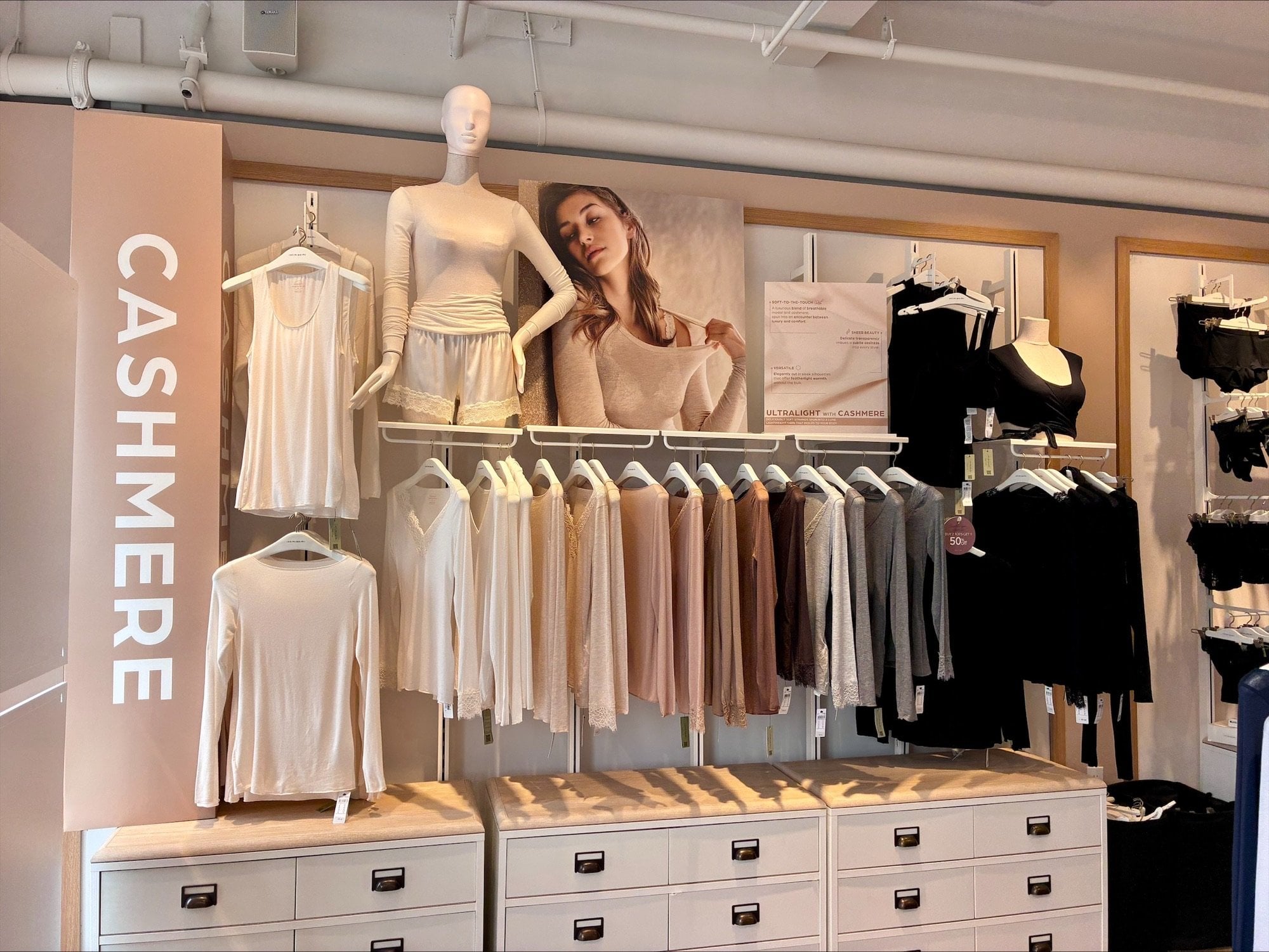 Intimissimi LOS ANGELES 1410 ABBOT KINNEY