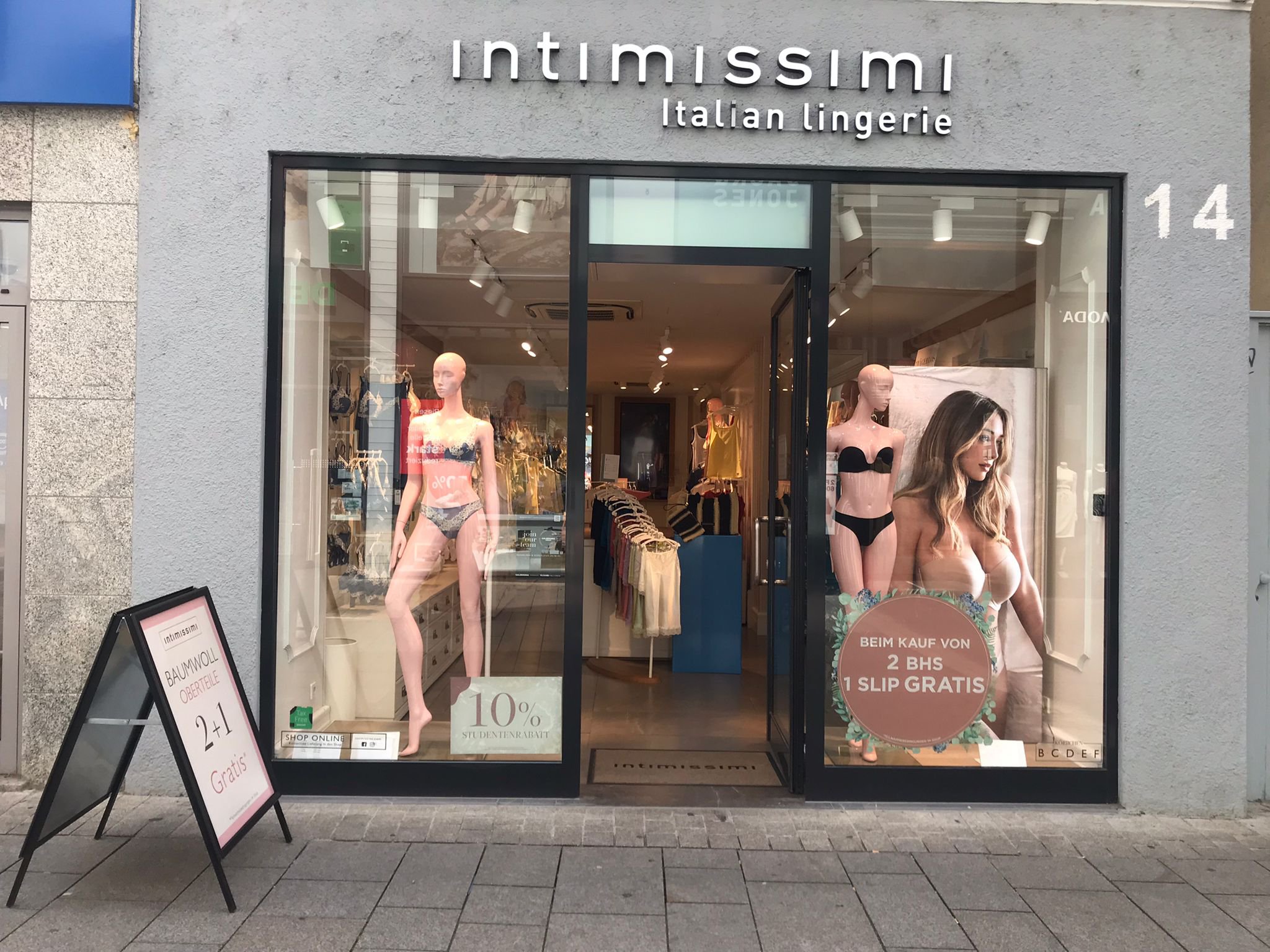 https://www.intimissimi.com/on/demandware.static/-/Library-Sites-IntimissimiContentLibrary/default/dw6049c986/storeImages/INT_IY44_001.jpg