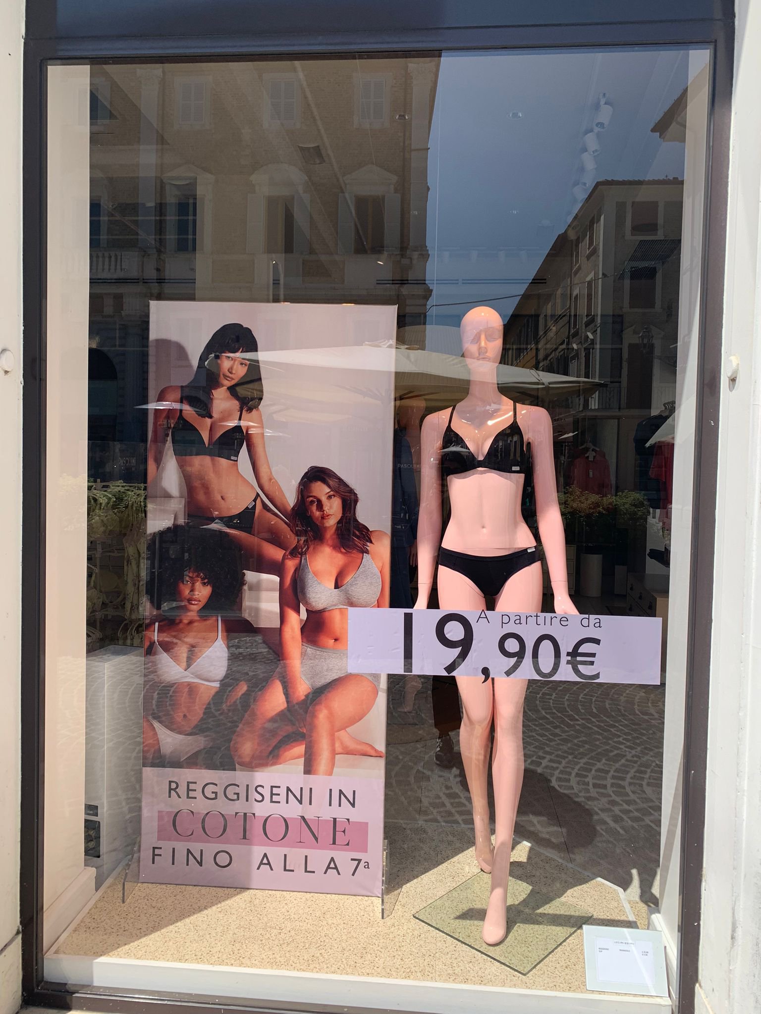 Intimissimi SENIGALLIA CORSO II GIUGNO