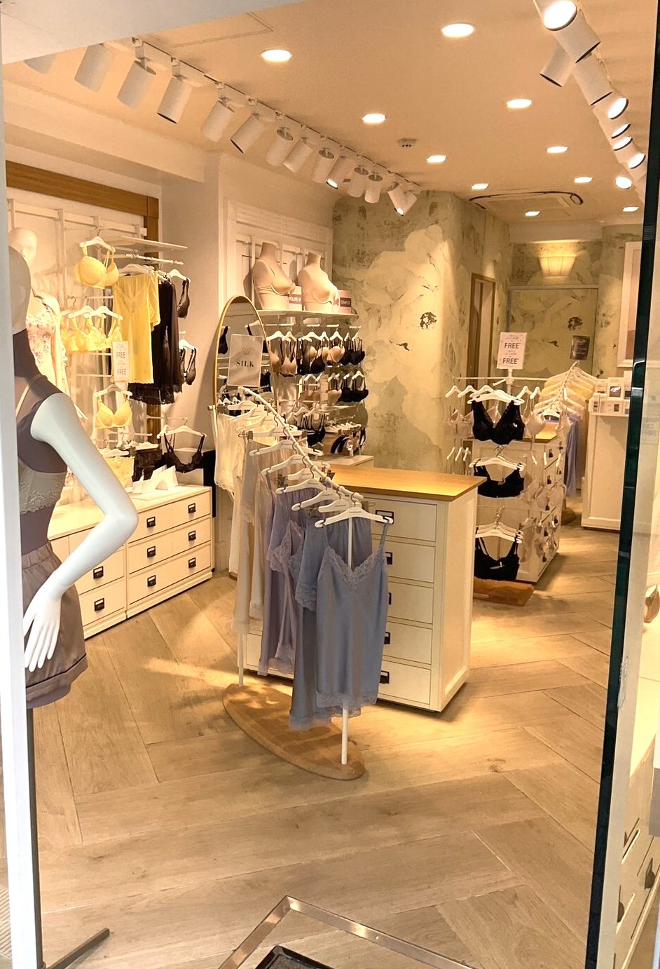 Intimissimi 六本木店