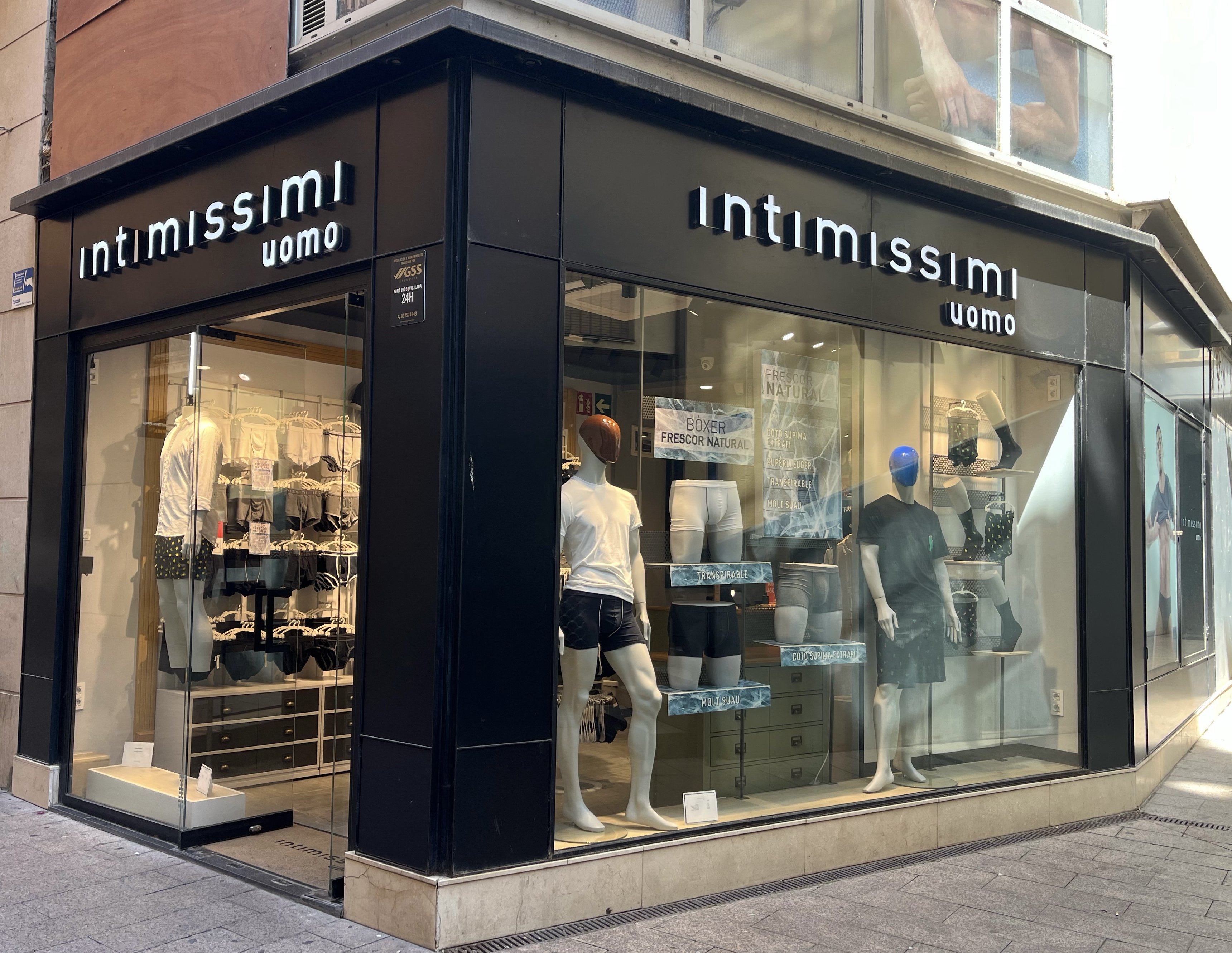 Intimissimi shop shop