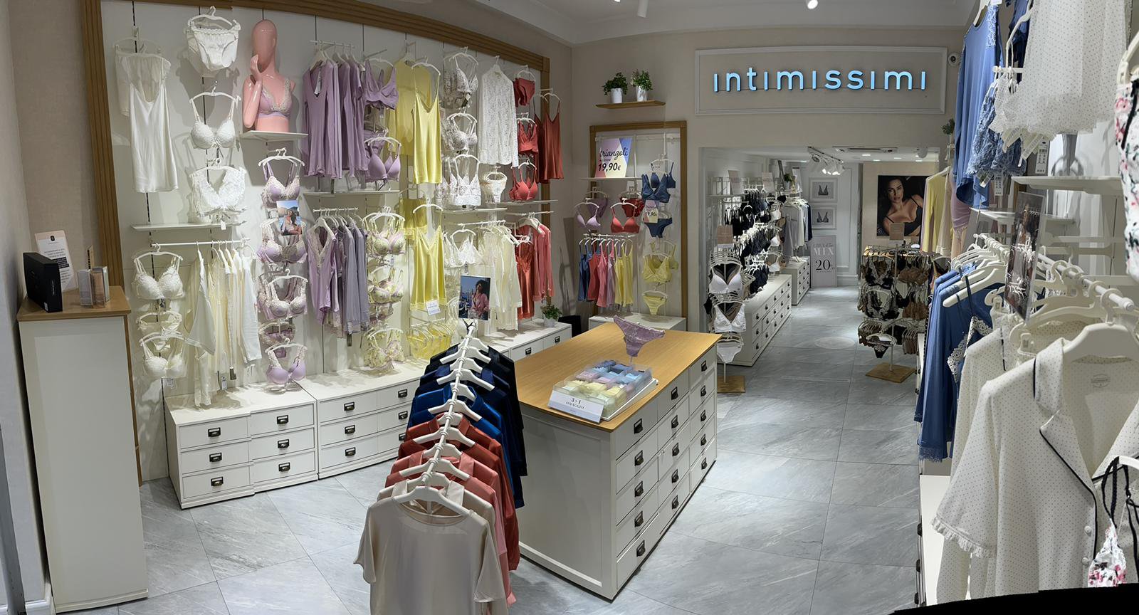 Intimissimi AVERSA VIA ROMA 89