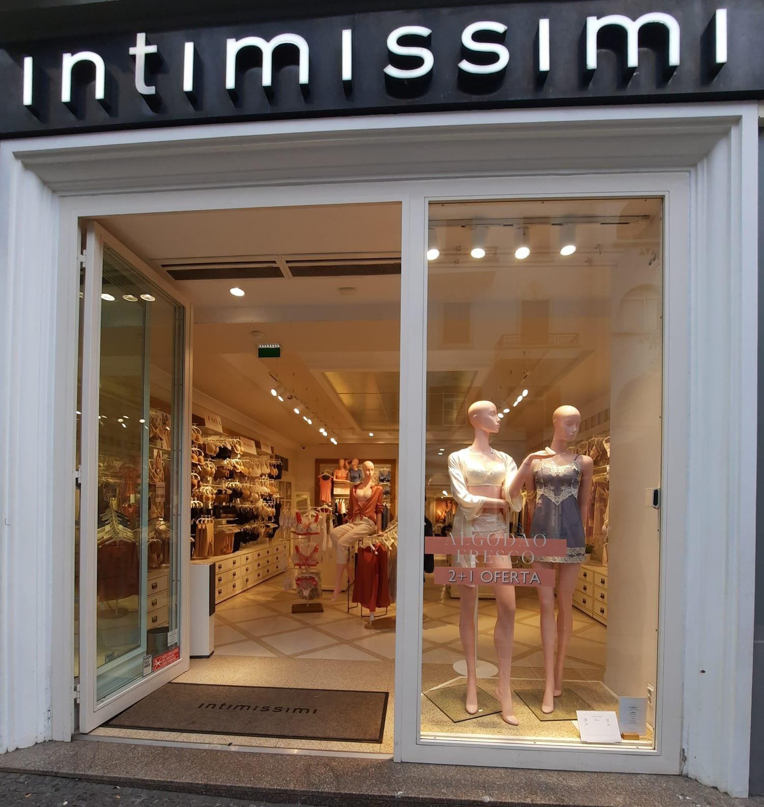 Underwear and lingerie shop in Funchal at Rua Fern o Ornelas nr 27