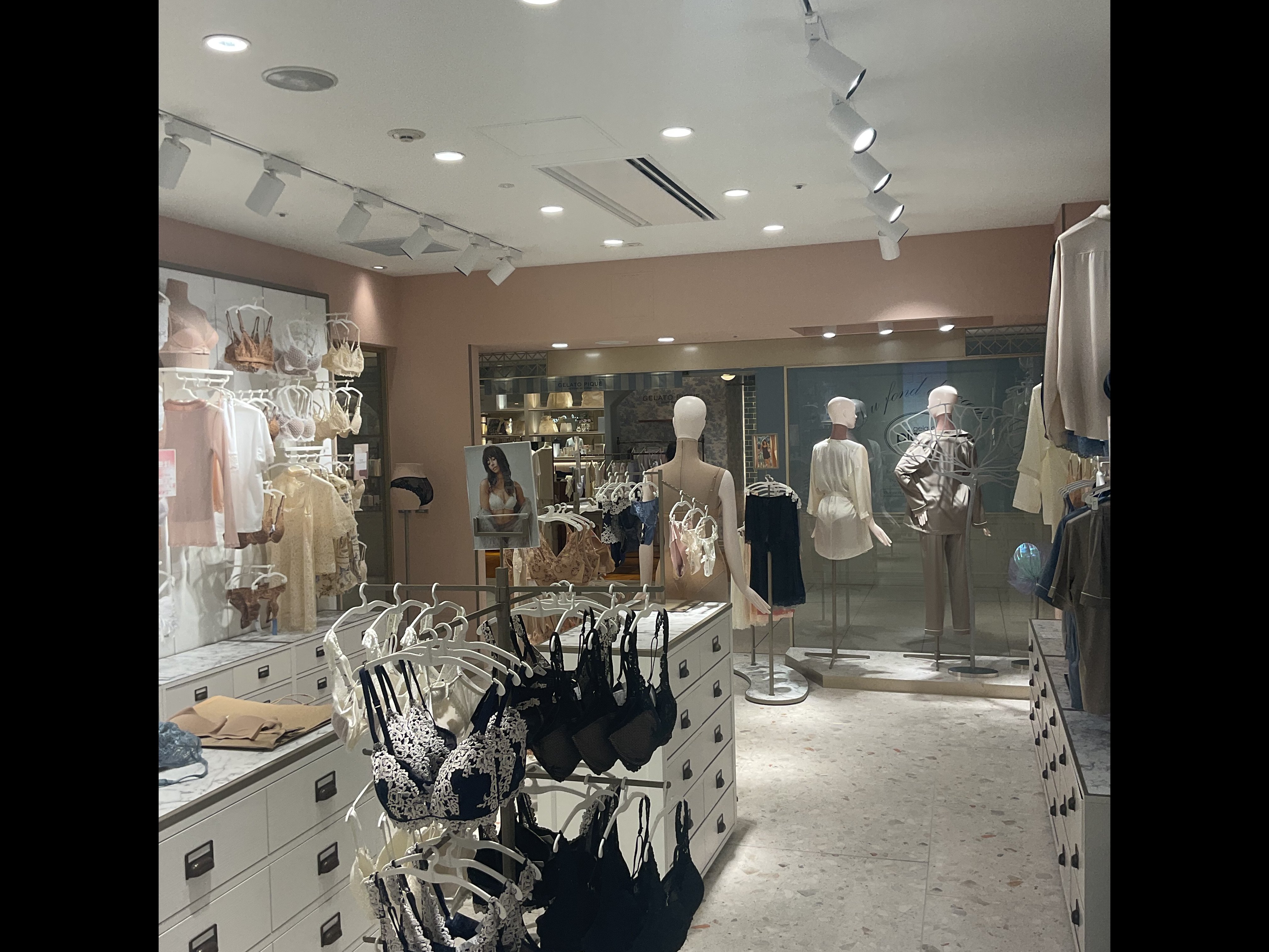 Intimissimi 東京 丸ビル