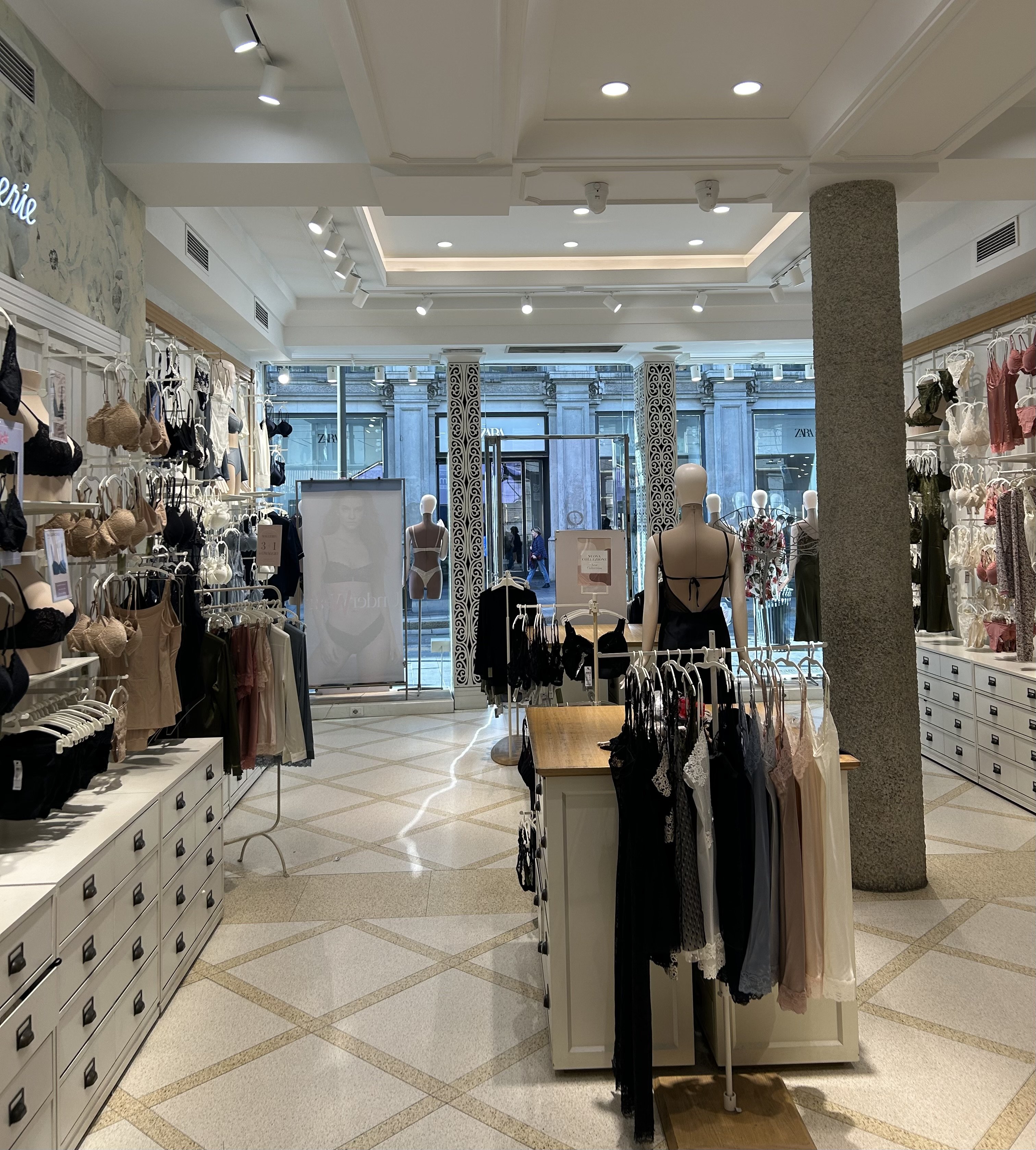 Intimissimi MILANO VIA TORINO, 3