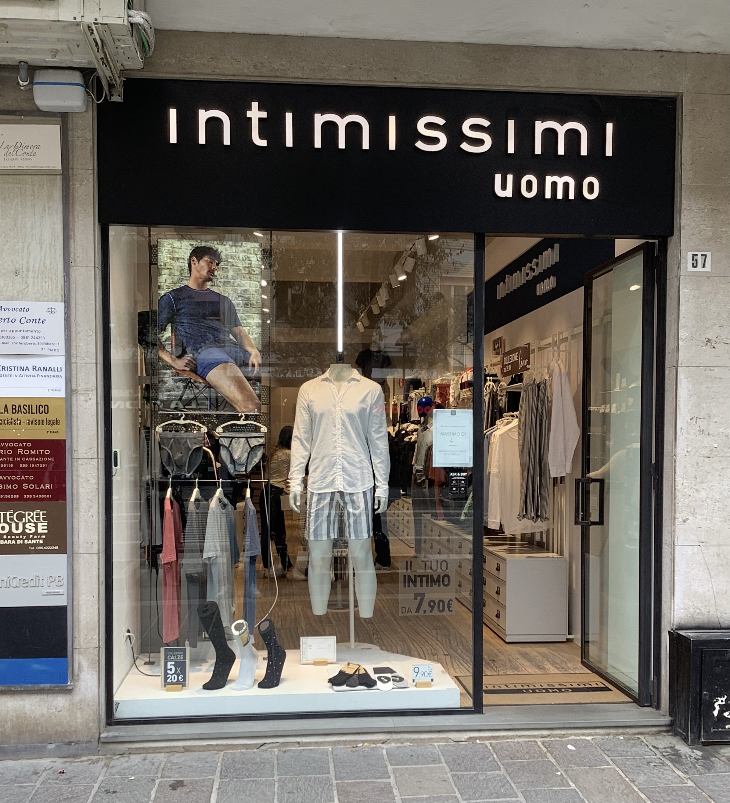 Underwear and lingerie shop in PESCARA at C.SO UMBERTO I N. 55/4 - 57