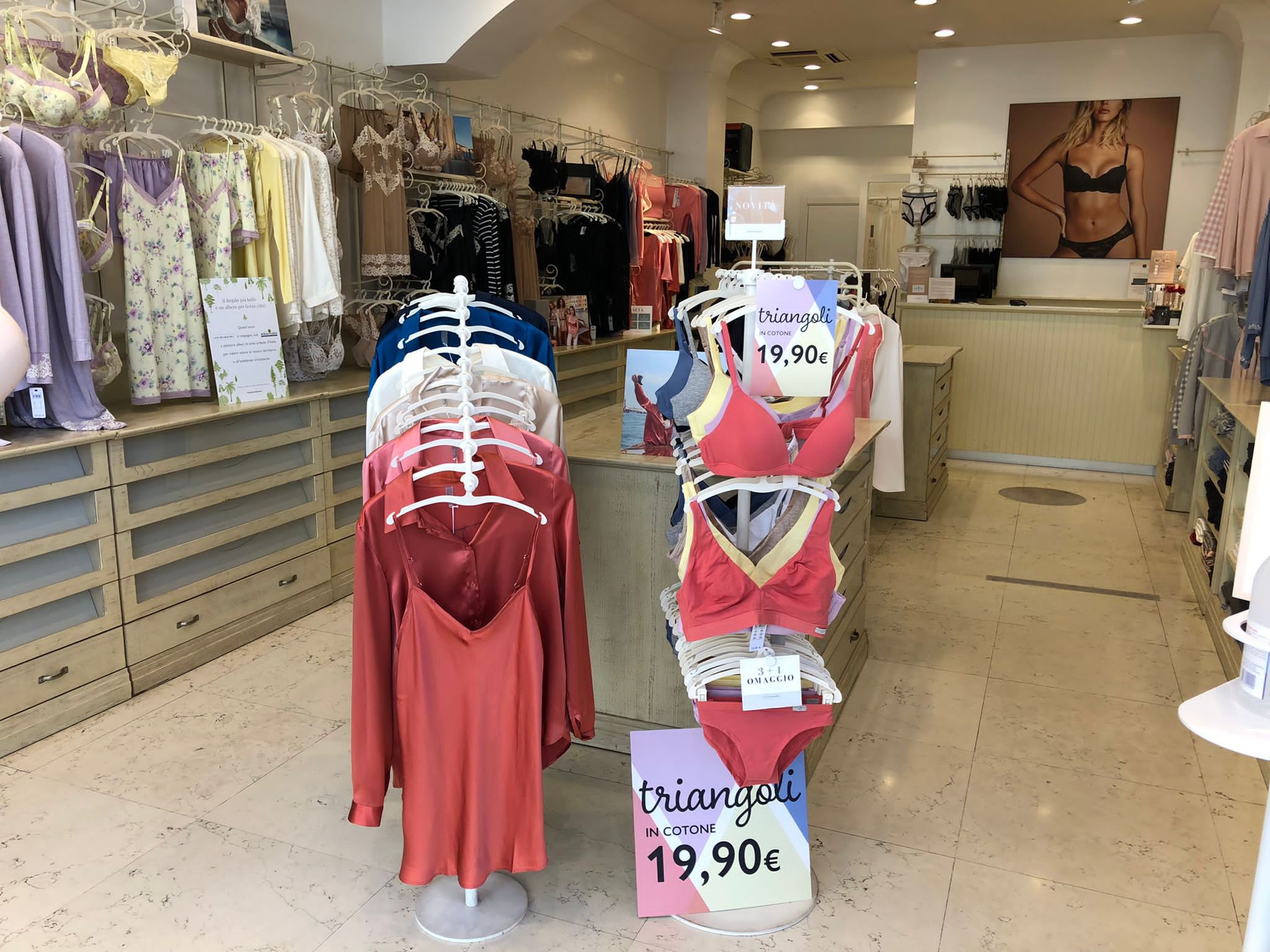 Intimissimi FOLLONICA VIA ROMA 66