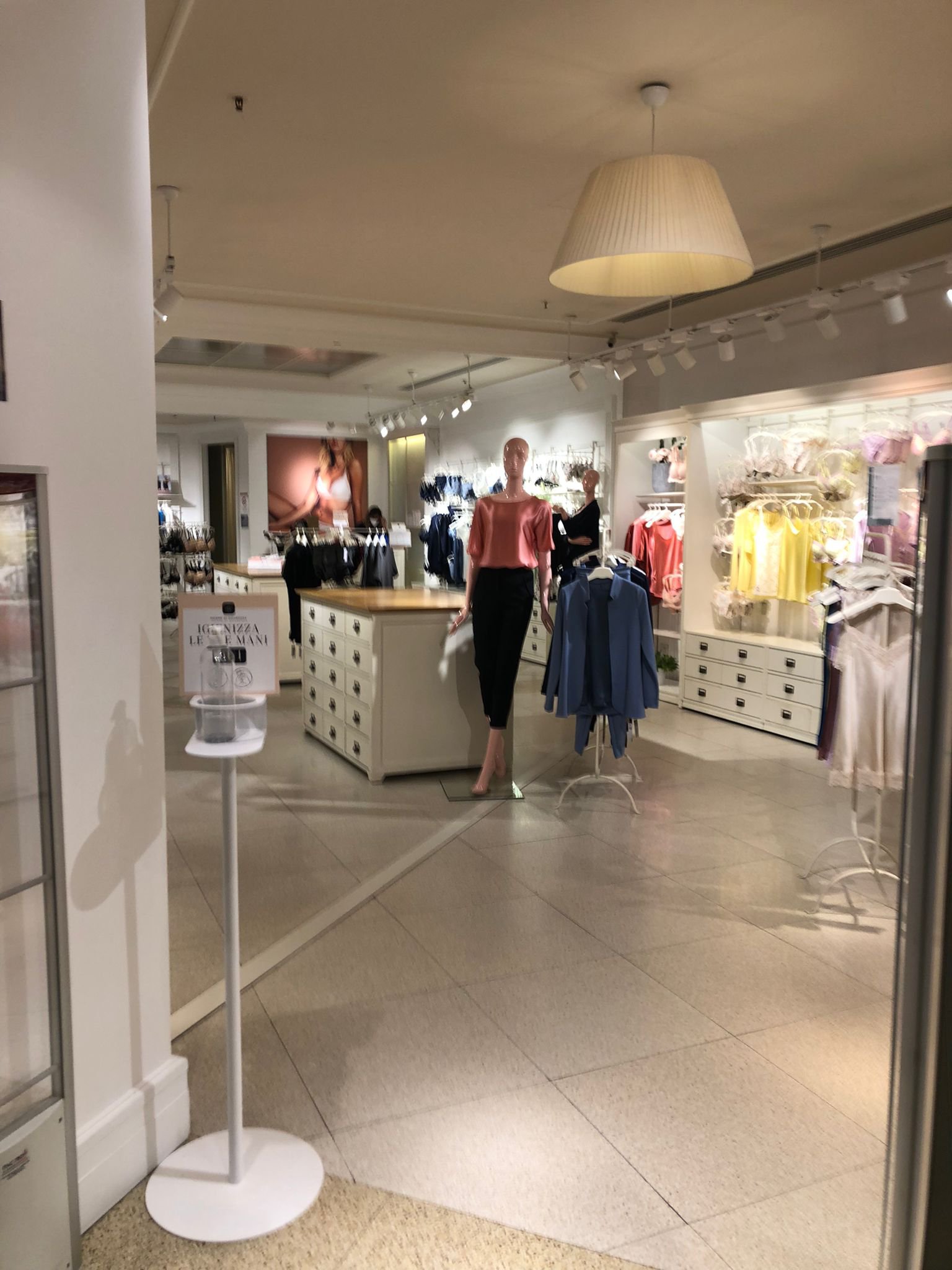 Intimissimi via tuscolana 1154 outlet