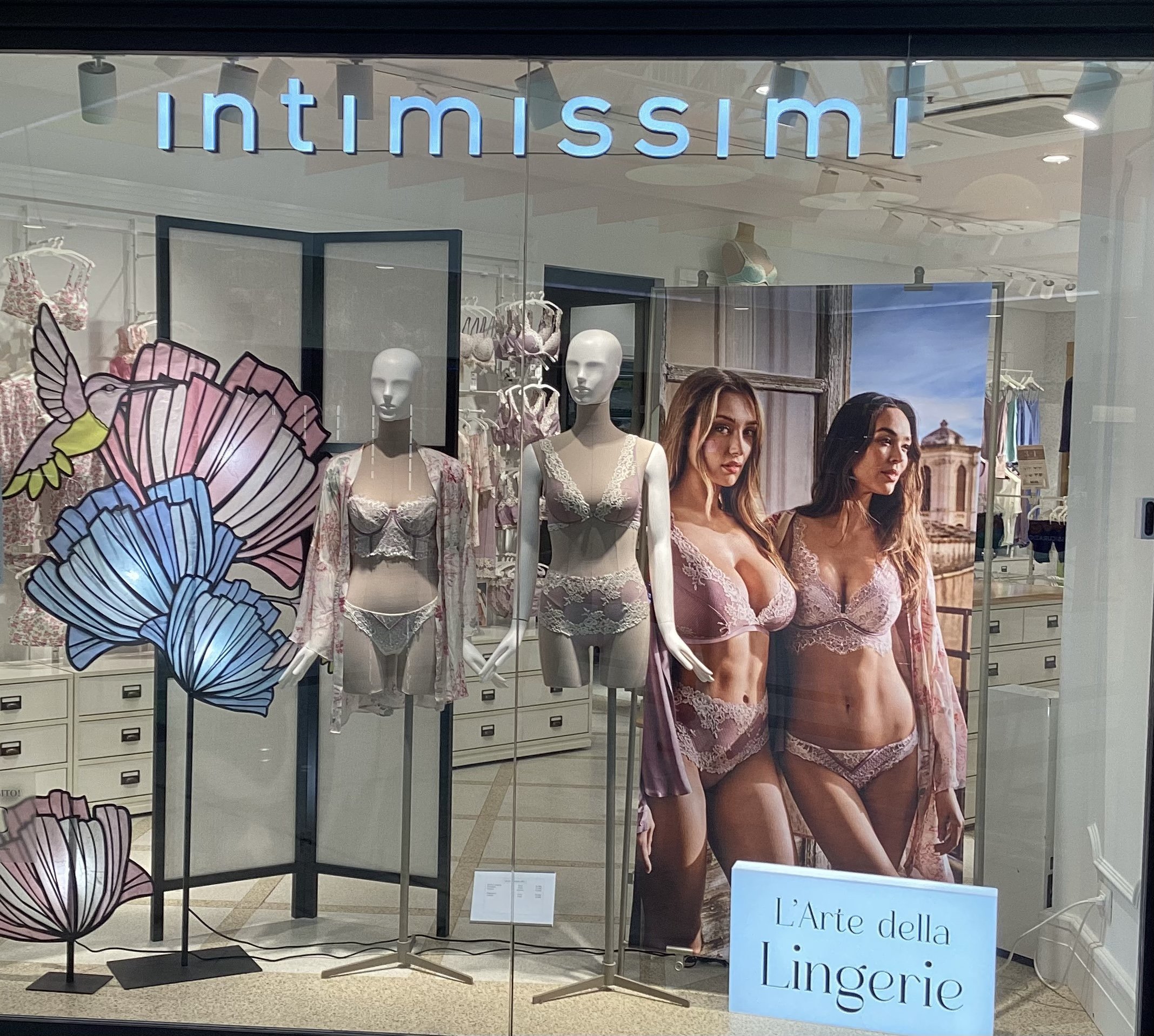 Intimissimi ad on sale