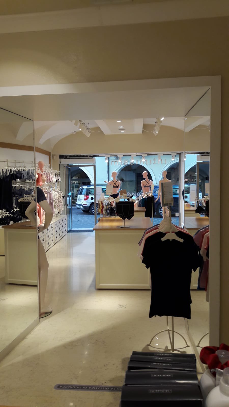 Intimissimi DESENZANO VIA PAPA 4