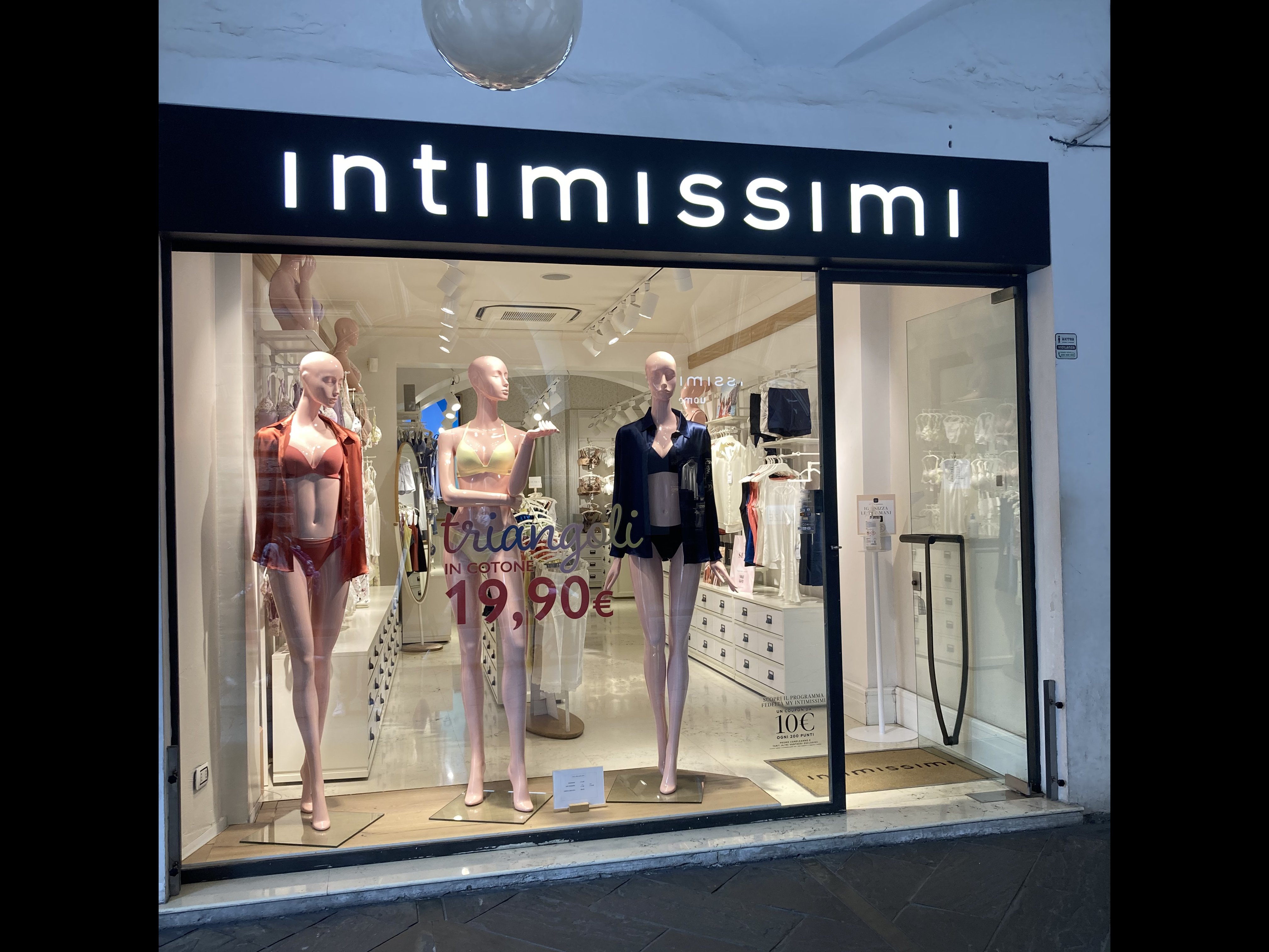 Intimissimi CHIAVARI VIA MARTIRI LIBERAZ