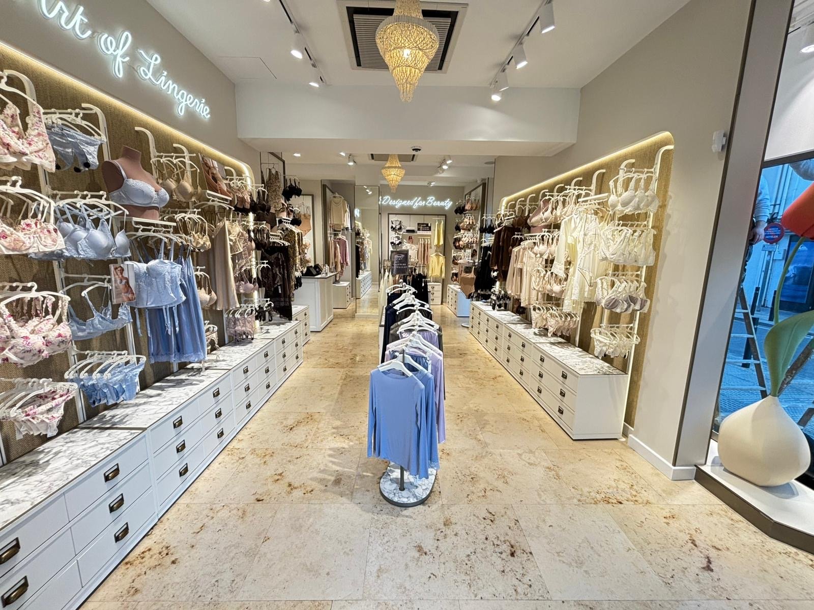 Intimissimi IBIZA AV BARTOMEU RAMON TUR 2
