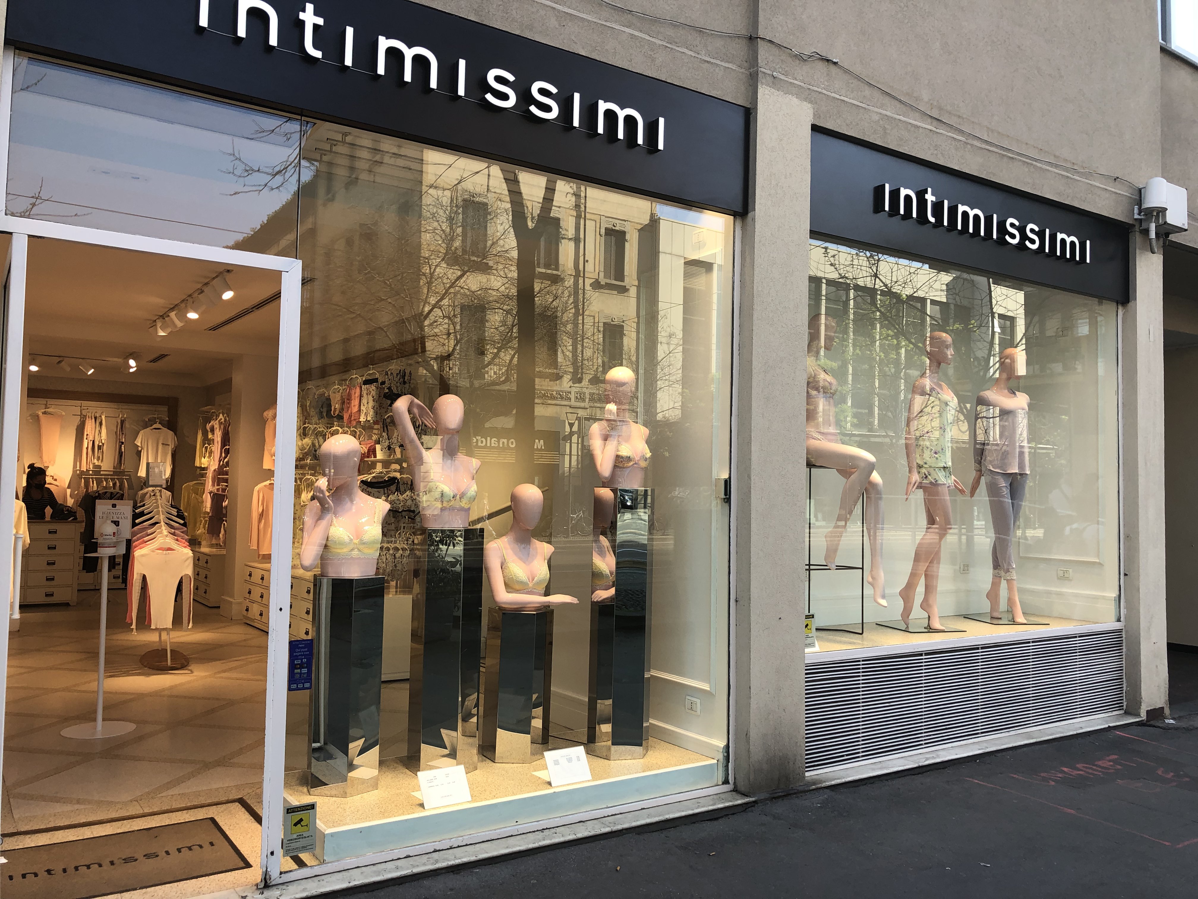 Intimissimi MILANO C.SO XXII MARZO 16