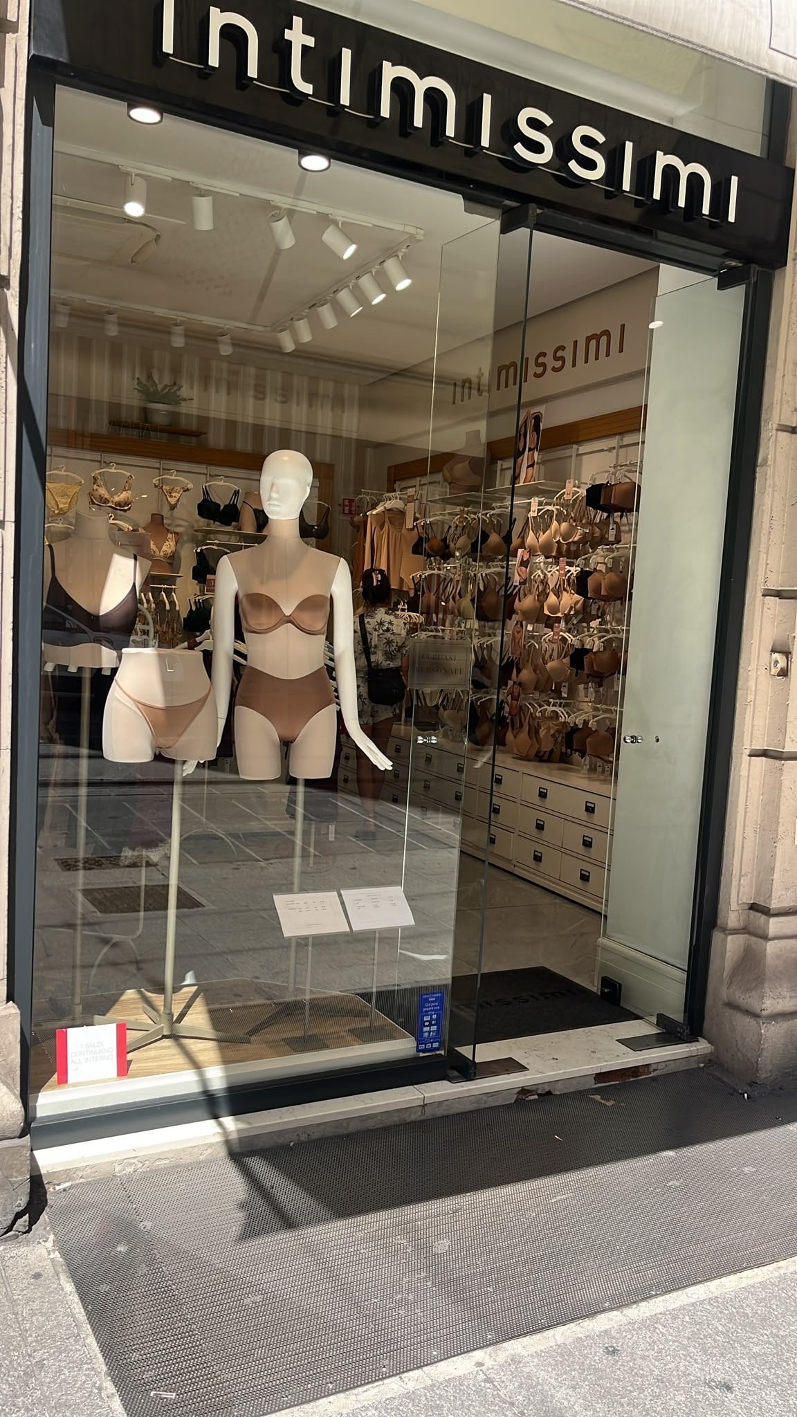 Intimissimi BOLOGNA VIA U. BASSI 13