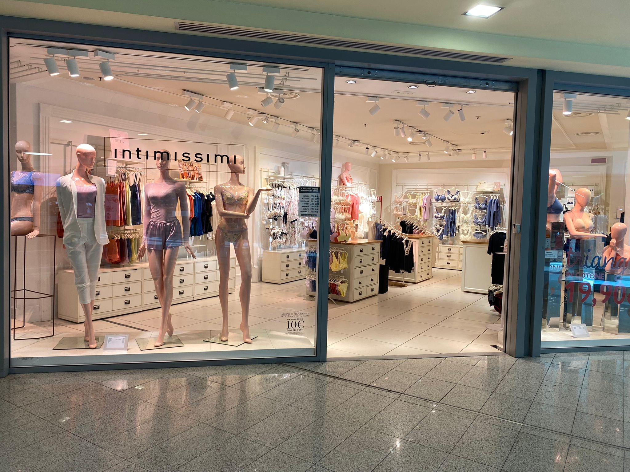 Underwear and lingerie store in Bellinzona at Viale Stazione 6