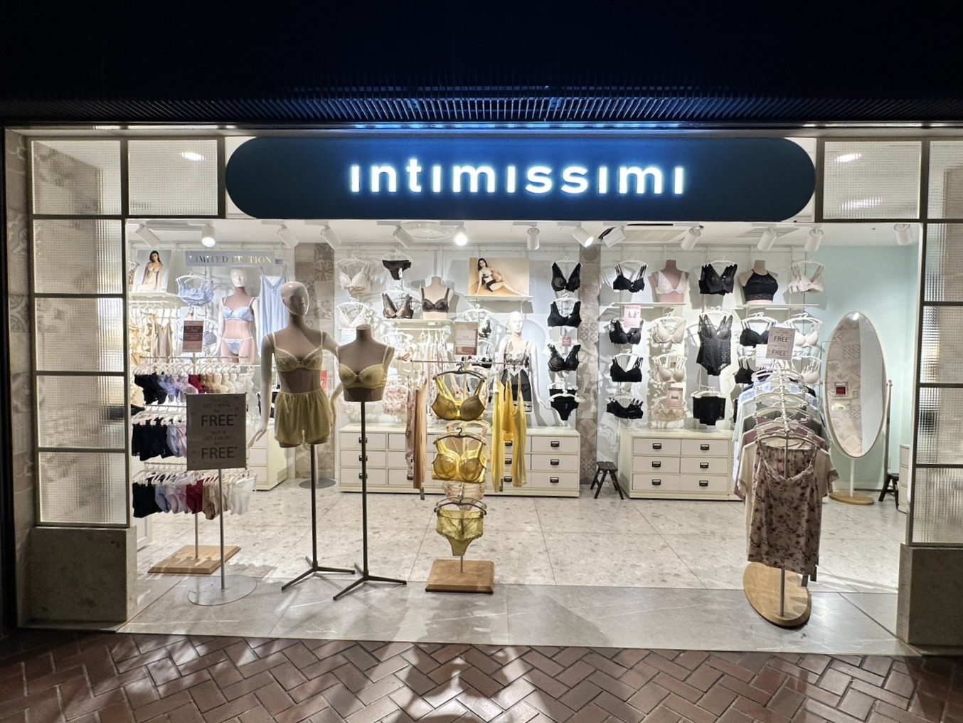 51⚽️様 intimissimi リクエスト 2点 まとめ商品 Intimissimiウィメンズ新着商品をご覧ください。
