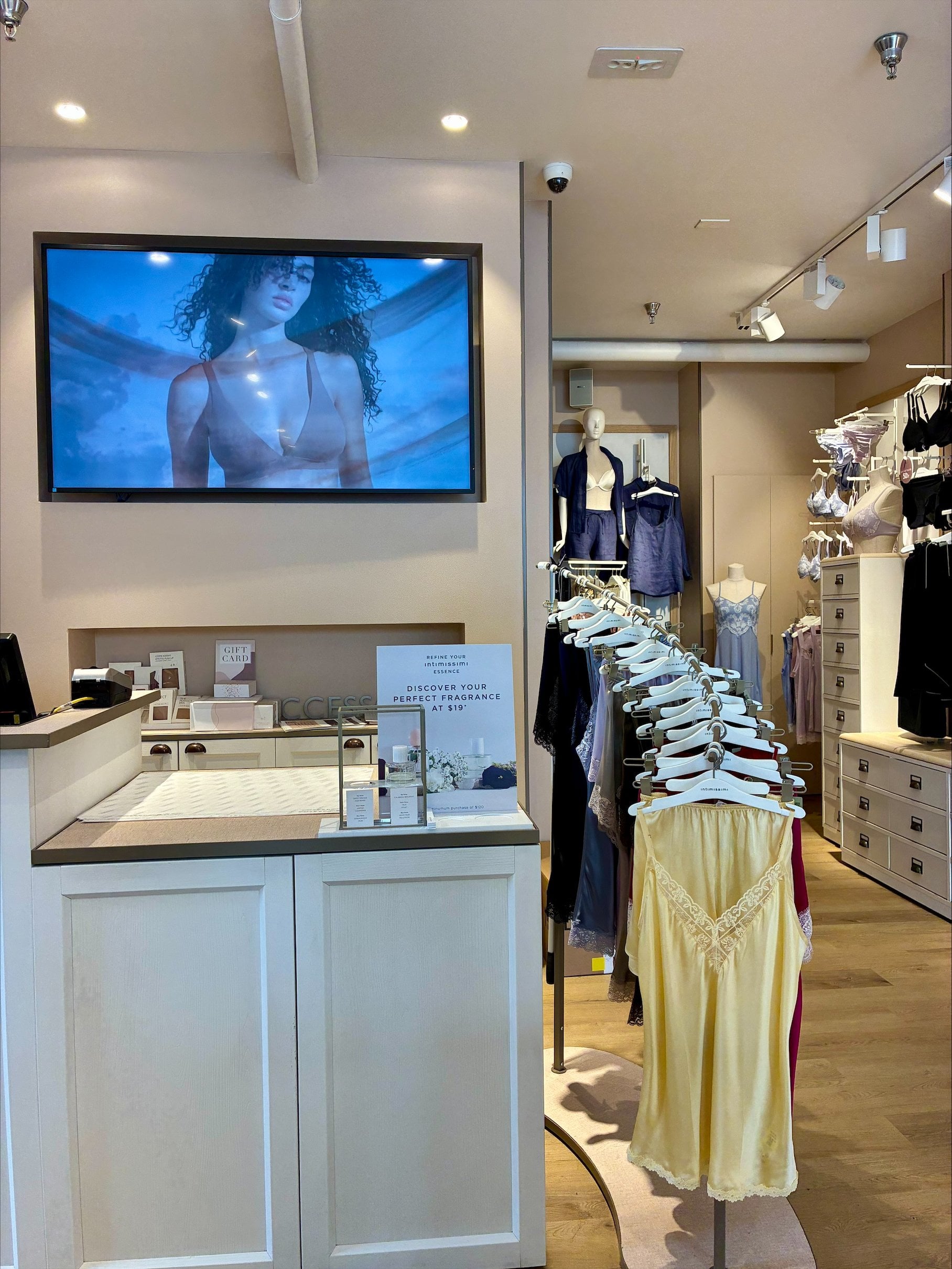 Intimissimi LOS ANGELES 1410 ABBOT KINNEY