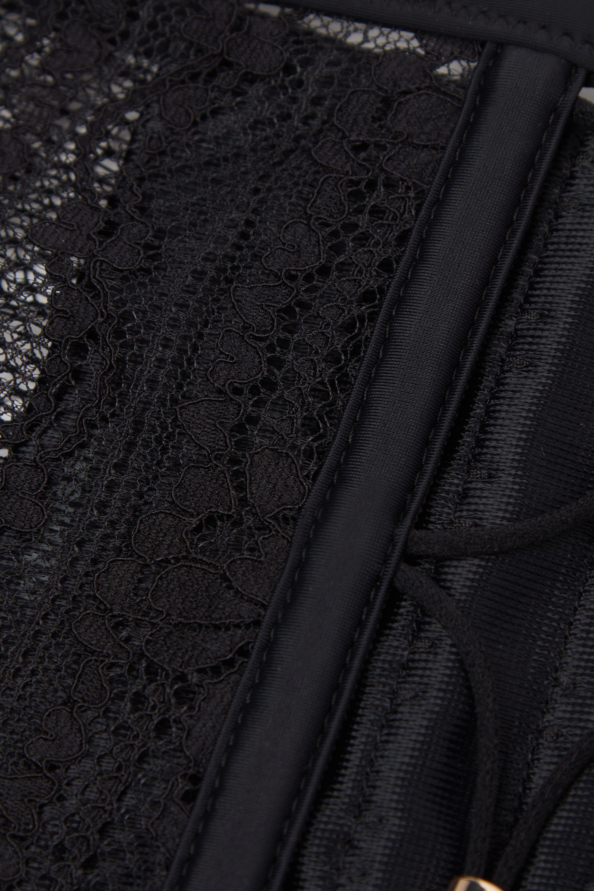 Sleepless Nights ガーターベルト