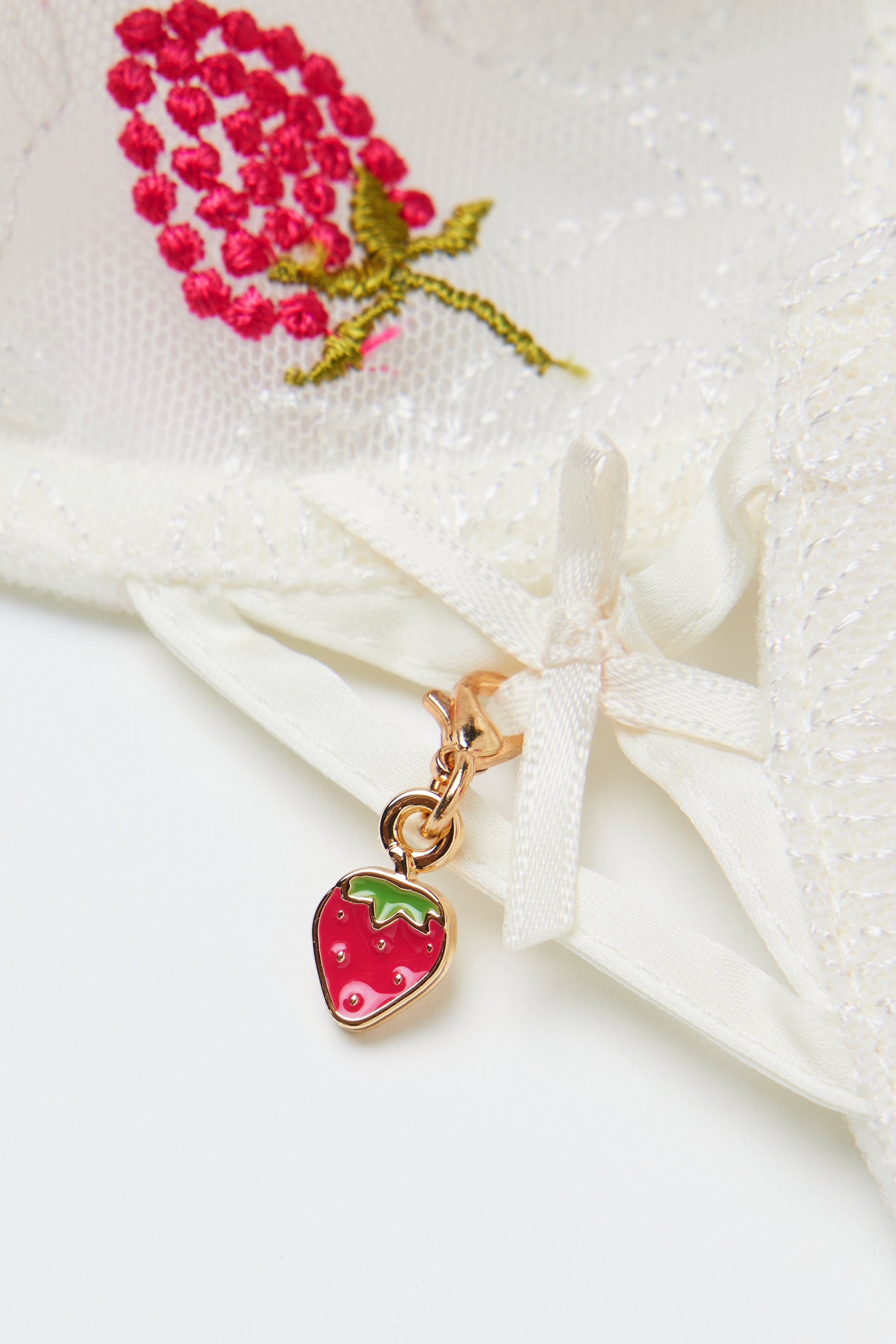 "Sweet as a Berry" バルコネットブラ