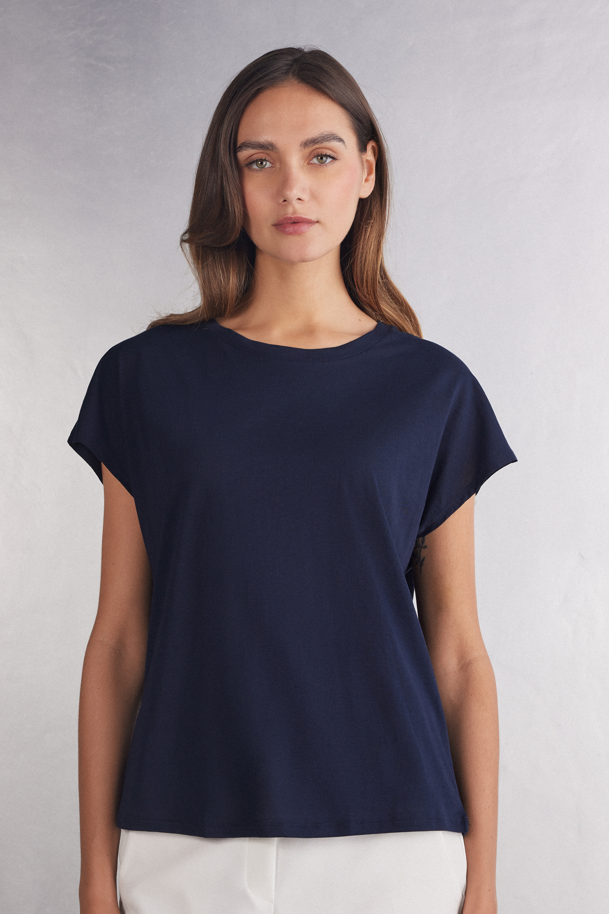 t-shirt-manches-courtes-col-rond-en-coton-ultral-ger-supima