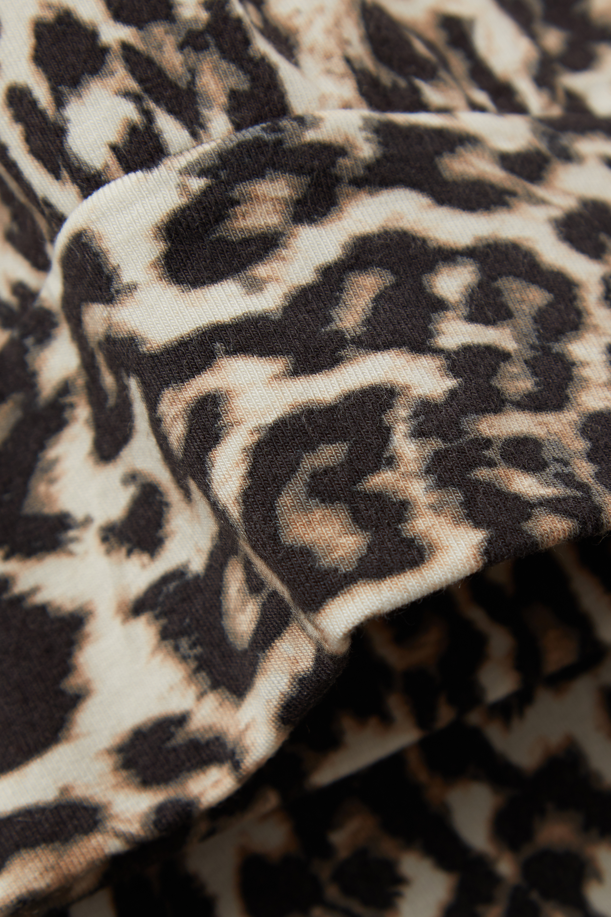 "A Moment of Glamour" モダール ロングパジャマ